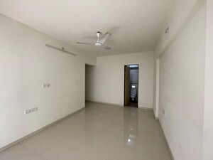 Room in 2.5 BHK Apartment at Godrej Central, Chembur – for Rent