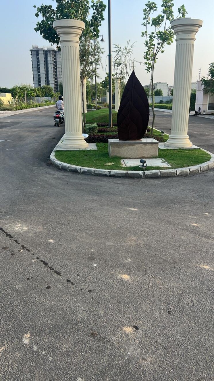  Parking, bptp-district  150 Sq.Yd. Plot In Sector 81 Faridabad 9216562