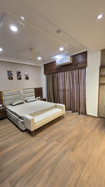 Bedroom in 3 BHK Builder Floor at Sector 28 – for Sale