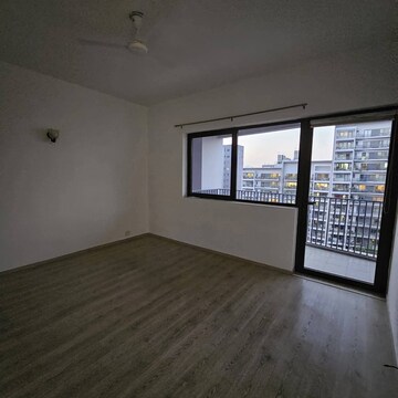 Room in 2 BHK Apartment at Emaar Digi Homes, Sector 62 – for Sale