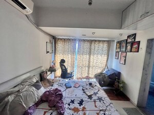 Bedroom in 3 BHK Apartment at Gardenia Apartment Santacruz, Santacruz East – for Rent