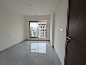 Room in 2 BHK Apartment at Hubtown Seasons, Chembur – for Rent