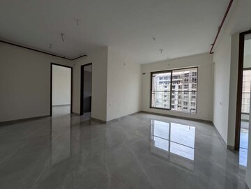 Room in 2 BHK Apartment at Hubtown Seasons, Chembur – for Rent