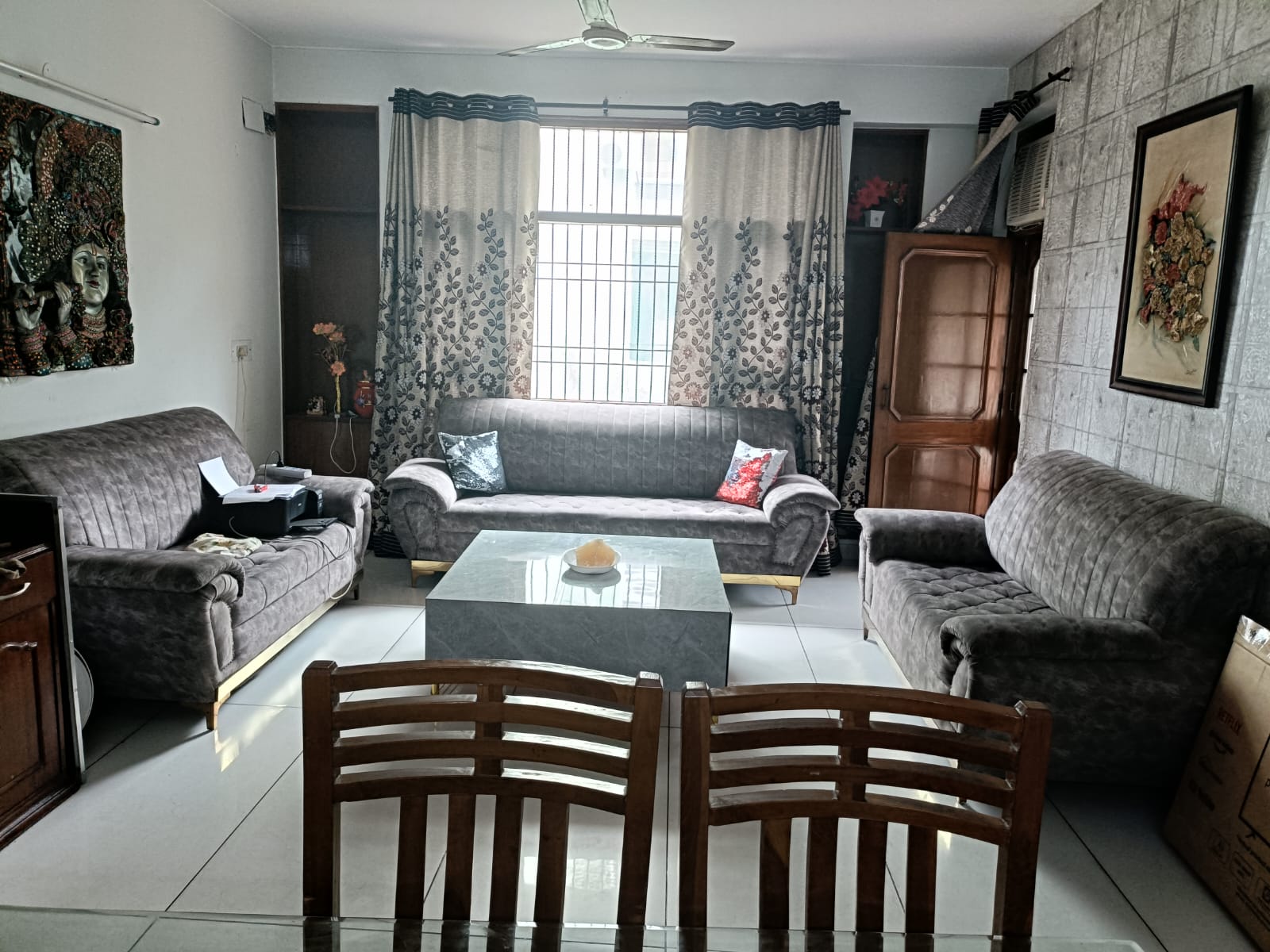 3 BHK + Extra Room Apartment For Rent in VIP Road