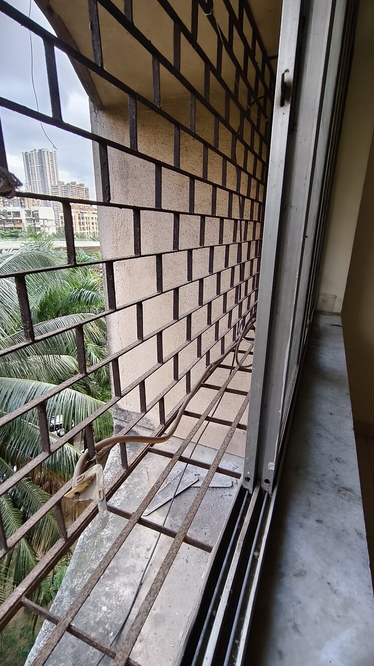 Balcony, satellite-garden 1 RK 350 Sq.Ft. Apartment In Goregaon East Mumbai 9216628