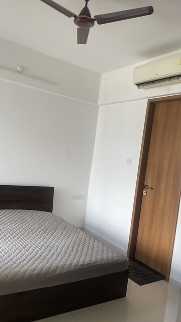 Room in 2 BHK Apartment at Majestique Signature Towers, Balewadi – for Rent