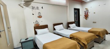 Room in  Pg at Fourways Kamal Hira, Santacruz East – for Rent