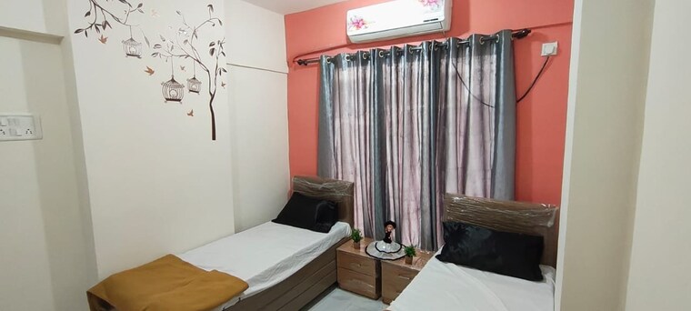 Room, fourways-kamal-hira Pg For Boys In Santacruz East 9216643