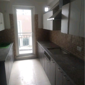 Room in 4 BHK Apartment at DLF The Arbour, Sector 63 – for Sale