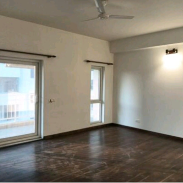 Room in 3.5 BHK Builder Floor at Smart World Orchard, Sector 61 – for Sale