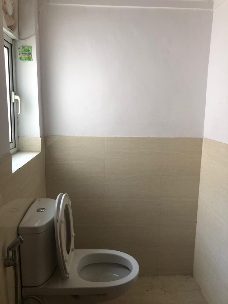 Bathroom, dlf-new-town-heights-i 3.5 Bedroom 1930 Sq.Ft. Apartment In Sector 90 Gurgaon 9216683