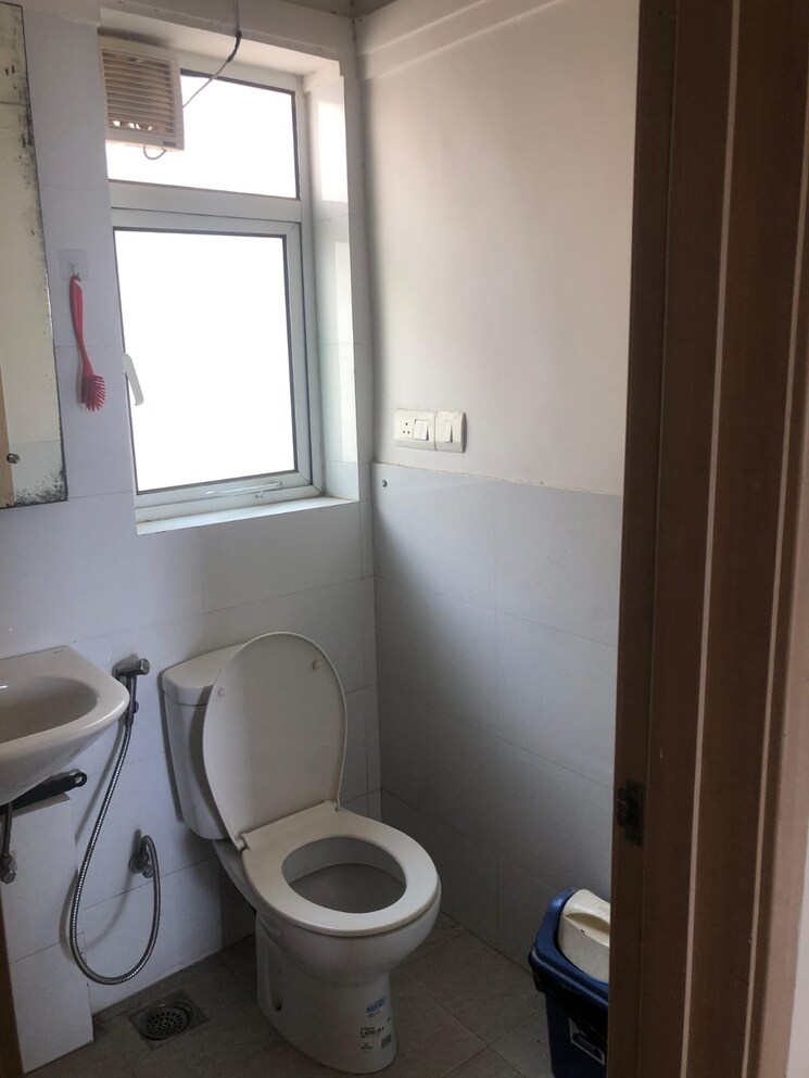 Bathroom, dlf-new-town-heights-i 3.5 Bedroom 1930 Sq.Ft. Apartment In Sector 90 Gurgaon 9216683