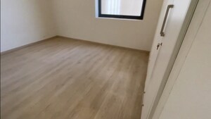 Room in 3 BHK Apartment at Ireo Skyon, Sector 60 – for Sale