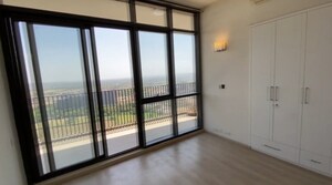 Room in 3 BHK Apartment at Ireo Skyon, Sector 60 – for Sale