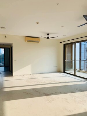Room in 3 BHK Apartment at Tata Primanti-Tower Residences, Sector 72 – for Sale