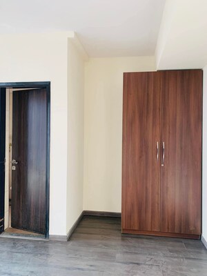 Room in 4 BHK Apartment at Tata Primanti-Tower Residences, Sector 72 – for Sale