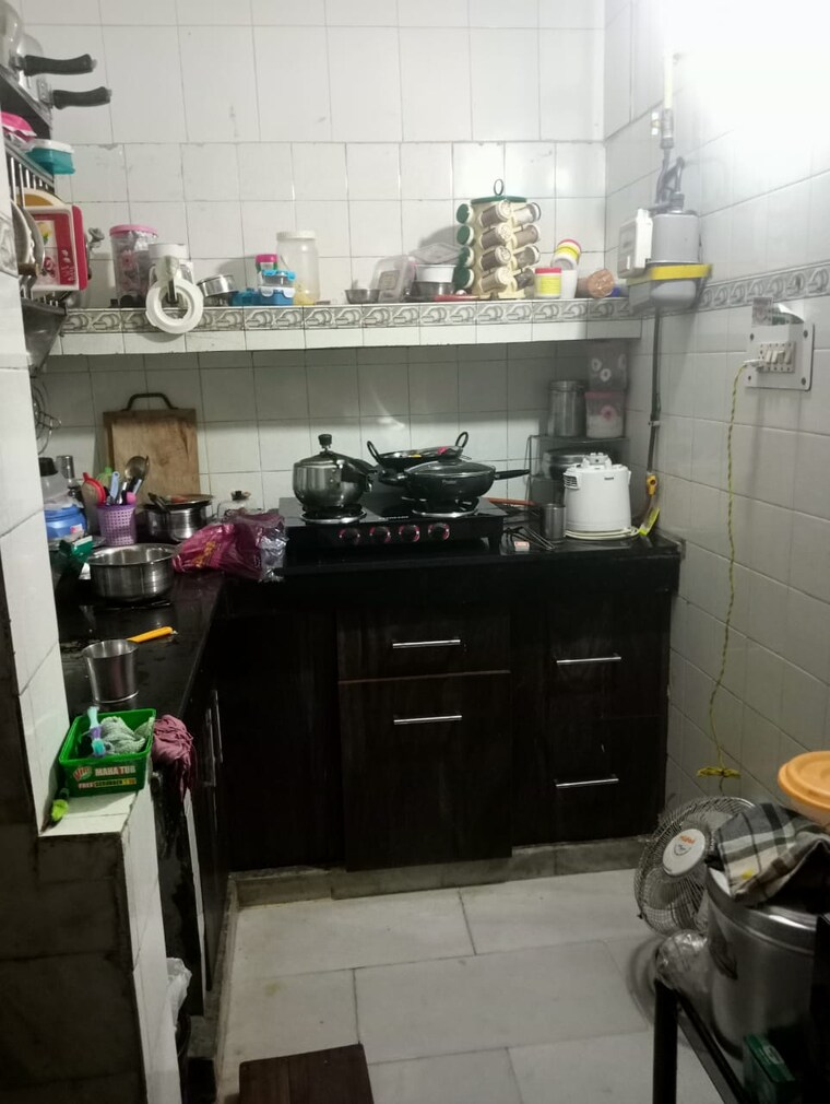 Kitchen, lajpat nagar i 2 Bedroom 900 Sq.Ft. Builder Floor In Lajpat Nagar I Delhi 9216729