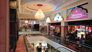  Showroom – Exterior View View at Chandni Chowk - for Sale