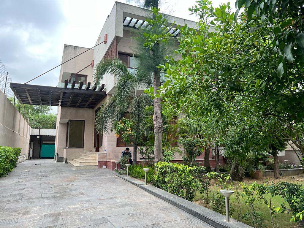 6+ BHK + Pooja Room,Servant Room,Study Room,Extra Room Villa For Rent in ACL Apartment