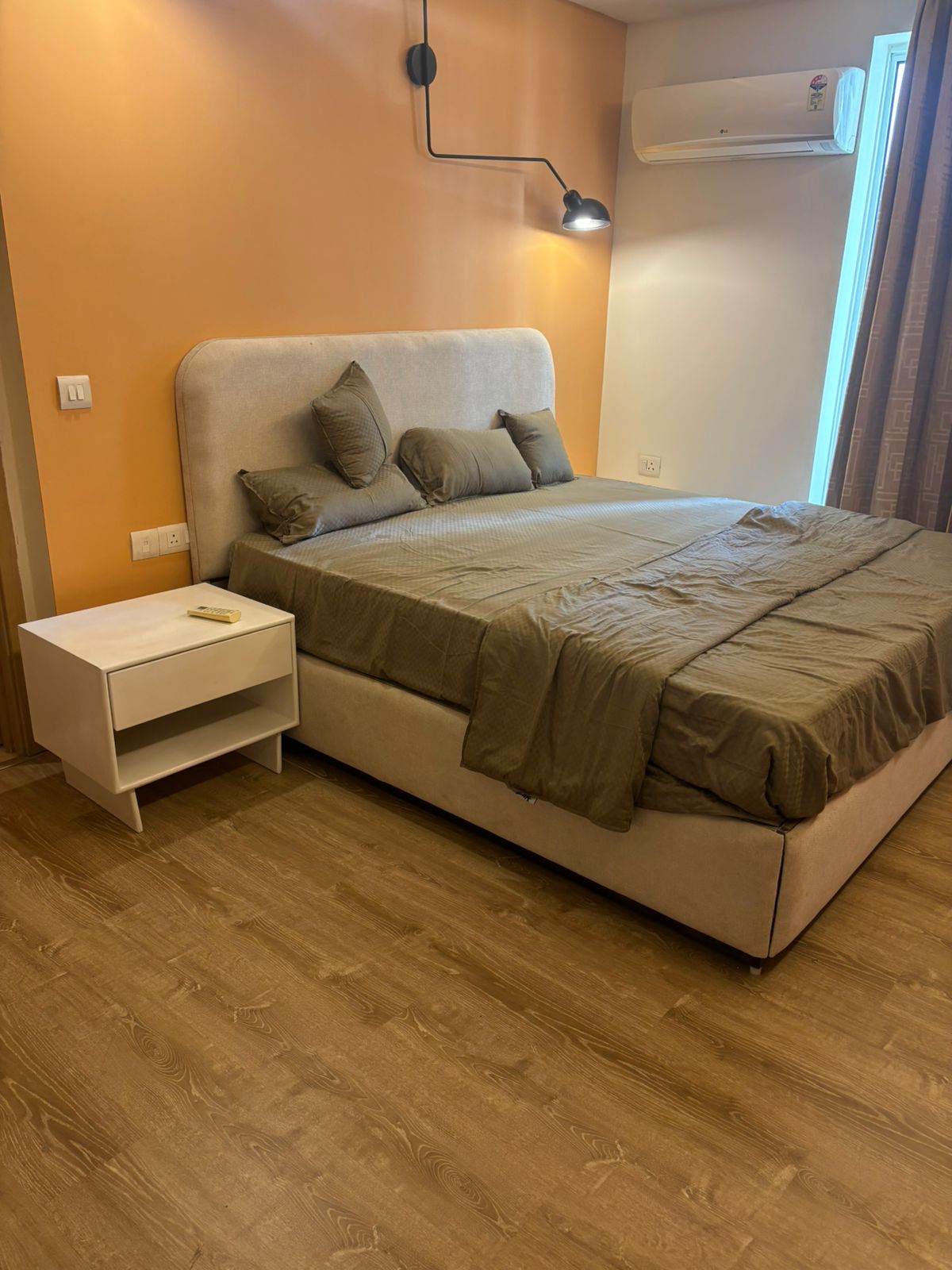 4 BHK + Servant Room,Study Room Apartment For Sale in DLF New Town Heights I