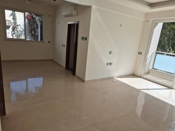 Room in 3 BHK Builder Floor at Signature Global City, Sector 37d – for Sale