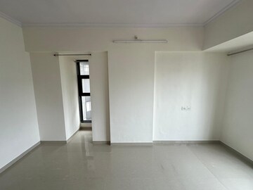 Room in 3 BHK Apartment at Nirmal Polaris, Mulund West – for Rent