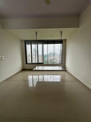 Room in 3 BHK Apartment at Nirmal Polaris, Mulund West – for Rent