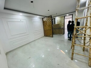 Room in 2 BHK Independent House at Chattarpur – for Sale