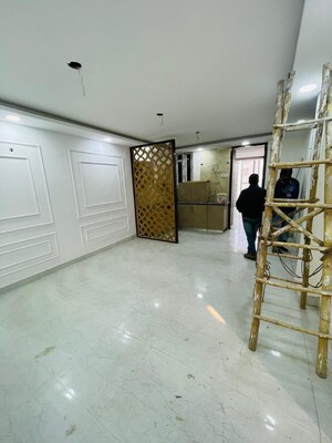 Room in 2 BHK Independent House at Chattarpur – for Sale