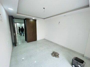 Room in 2 BHK Independent House at Chattarpur – for Sale