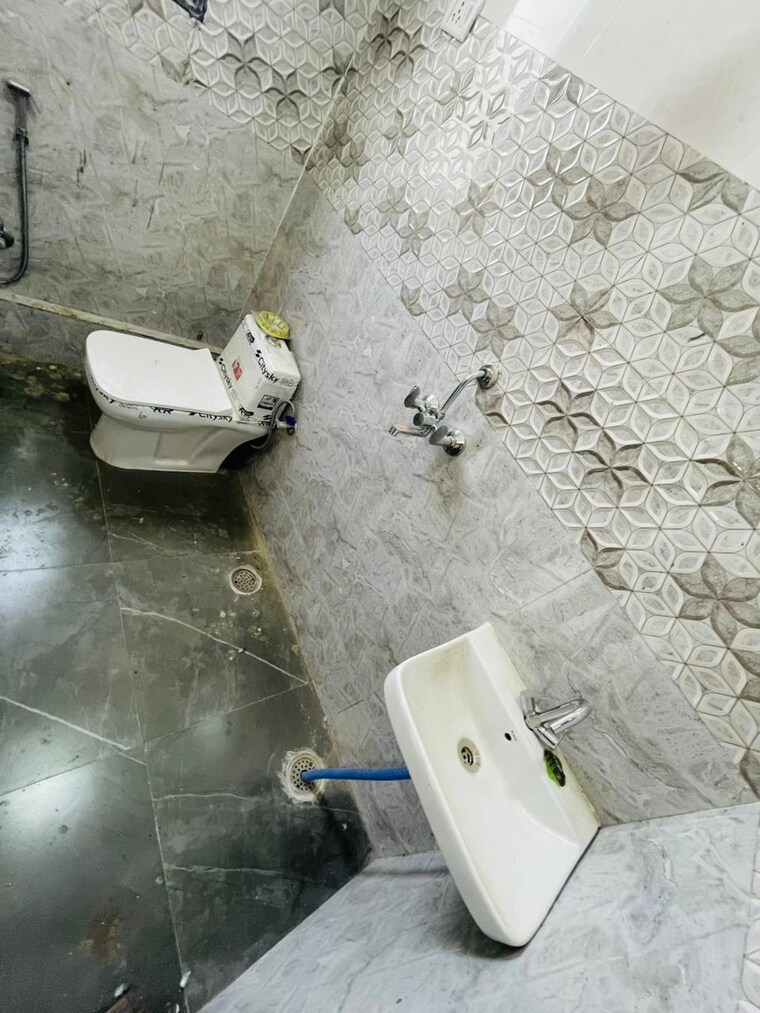Bathroom, chattarpur 2 Bedroom 720 Sq.Ft. Independent House In Chattarpur Delhi 9216807