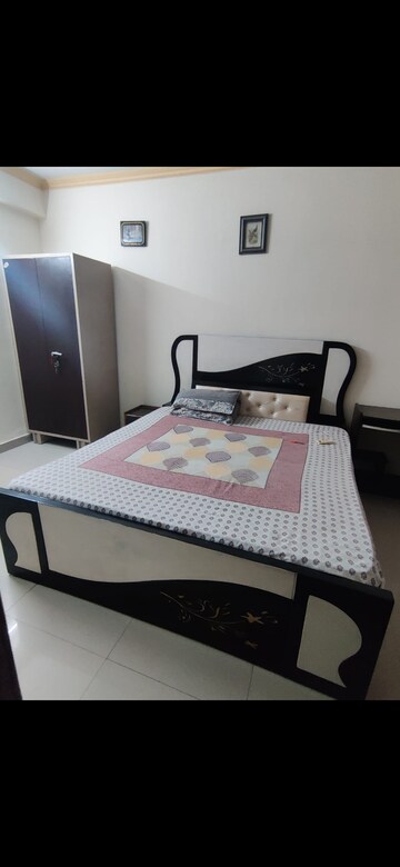 Bedroom in 2 BHK Apartment at Penta Homes, Vip Road – for Rent