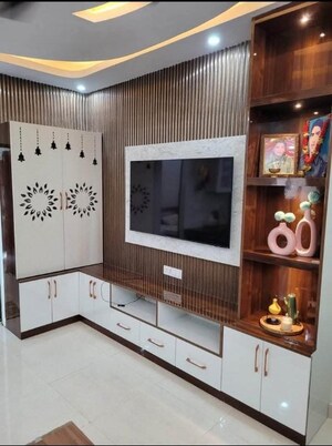 Furnished Amenities in 2 BHK Apartment at DLF Hamilton Court, Sector 27 – for Rent
