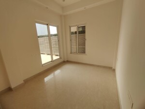 Room in 3 BHK Apartment at Indiabulls Sky Forest, Lower Parel – for Sale