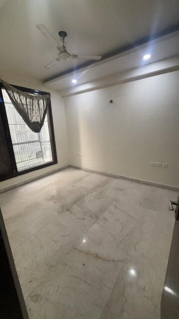 Bedroom in 6+ BHK Independent House at Punjabi Bagh West – for Sale