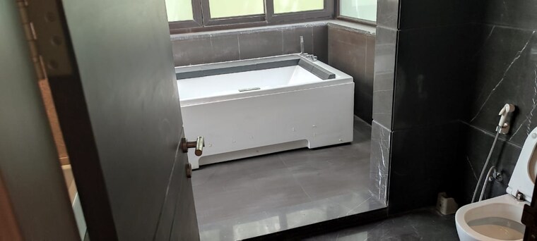 Kitchen, hauz khas 4 Bedroom 3000 Sq.Ft. Builder Floor In Hauz Khas Delhi 9216948