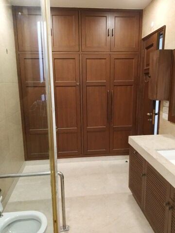 Furnished Amenities in 4 BHK Builder Floor at Anand Lok – for Rent