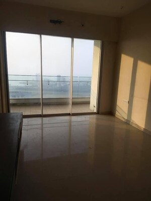 Room in 3 BHK Apartment at K Raheja Vivarea, Mahalaxmi – for Sale