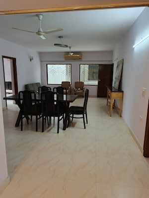 Gym in 3 BHK Builder Floor at Defence Colony – for Rent