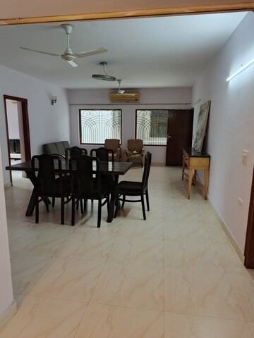 Gym in 3 BHK Builder Floor at Defence Colony – for Rent