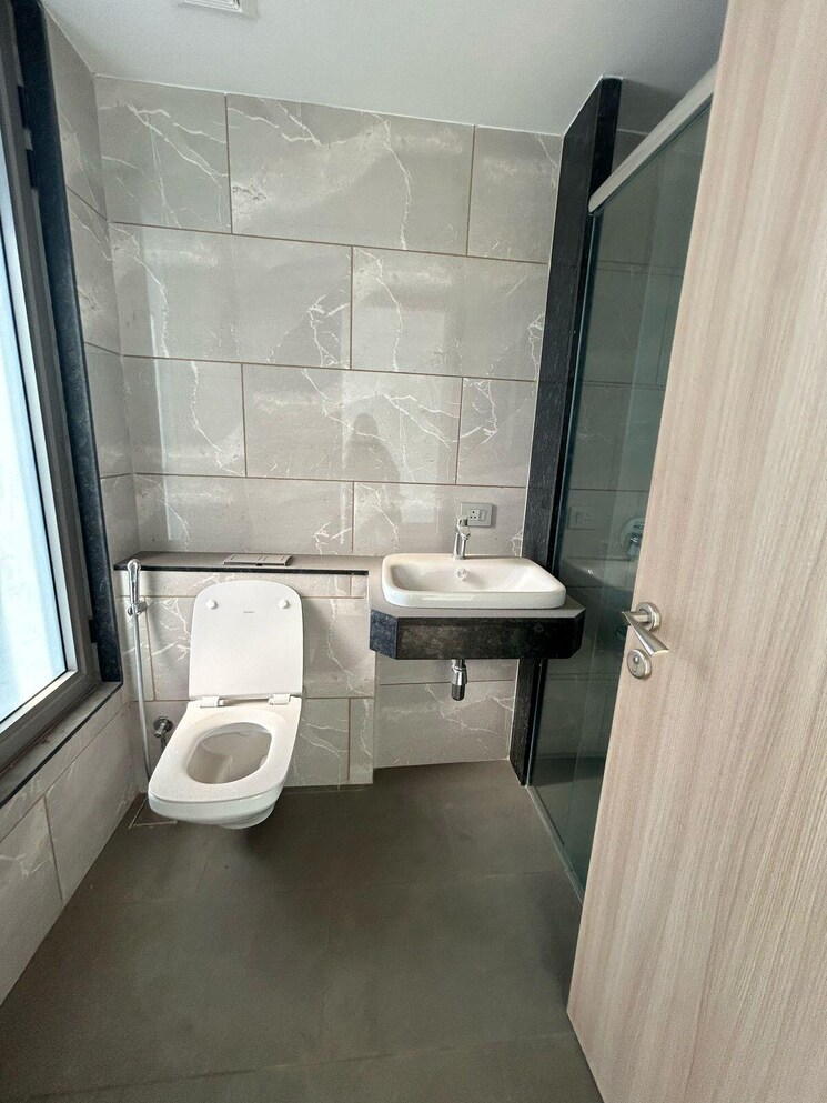 Bathroom, rustomjee-crown 3 Bedroom 1343 Sq.Ft. Apartment In Prabhadevi Mumbai 9216969