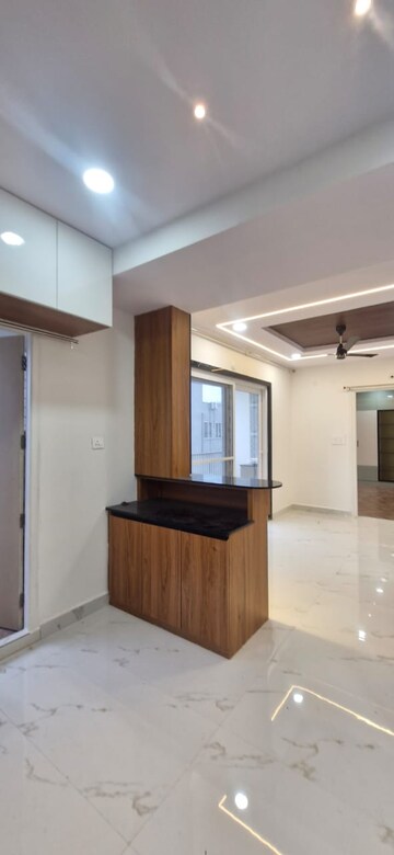 Room in 3 BHK Builder Floor at Kondapur – for Rent
