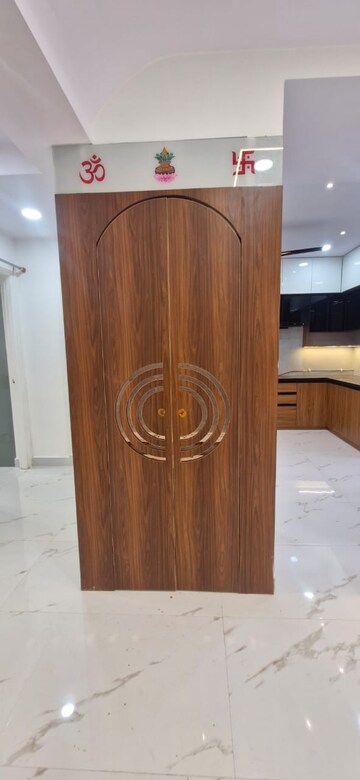 Room in 3 BHK Builder Floor at Kondapur – for Rent