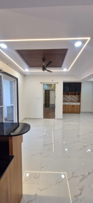 Room in 3 BHK Builder Floor at Kondapur – for Rent