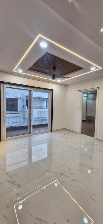 Room in 3 BHK Builder Floor at Kondapur – for Rent