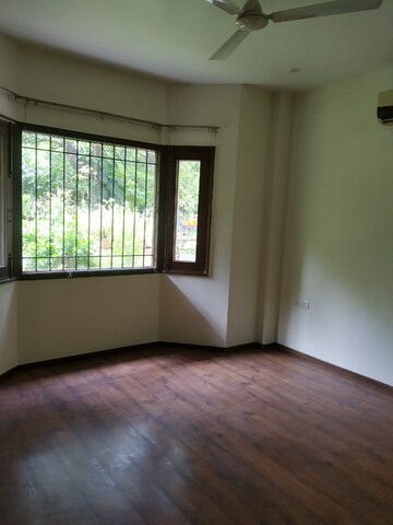 Room in 5 BHK Builder Floor at Anand Lok – for Rent