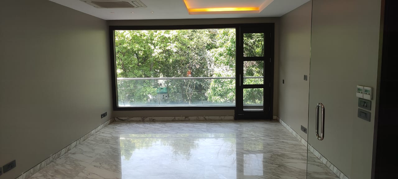 5 BHK + Servant Room Builder Floor For Rent in Anand Lok