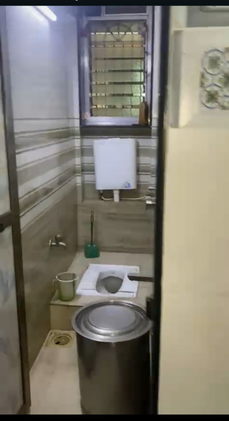 Bathroom, chintamani-chs-sion-east 1 Bedroom 470 Sq.Ft. Apartment In Sion East Mumbai 9217056