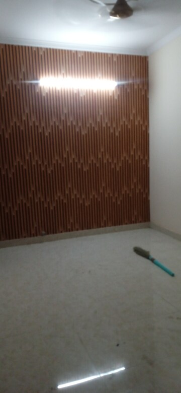 Room in 1 RK Builder Floor at Mahavir Enclave 1 – for Rent