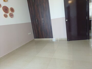 Room in 3 BHK Apartment at Sector 84 – for Rent